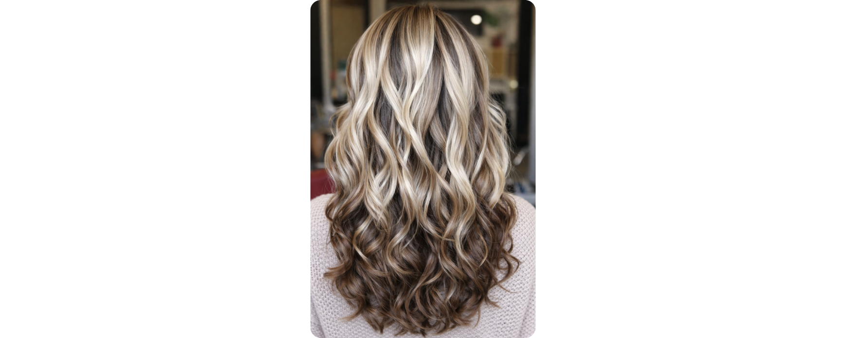 Mechas invertidas aportando profundidad al cabello